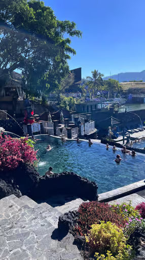 Bali: przejazd quadami po czarnej lawie Mount Batur i relaks w gorących źródłach